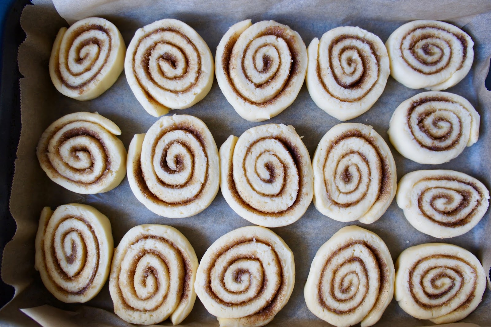 REZEPT: glutenfreie Zimtschnecken mit Frischkäse Frosting ♥ Ein ...