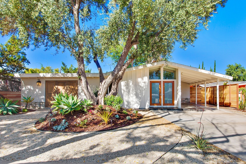 The Krisel Connection Flipped Corbin Palms Palmer & Krisel Home For