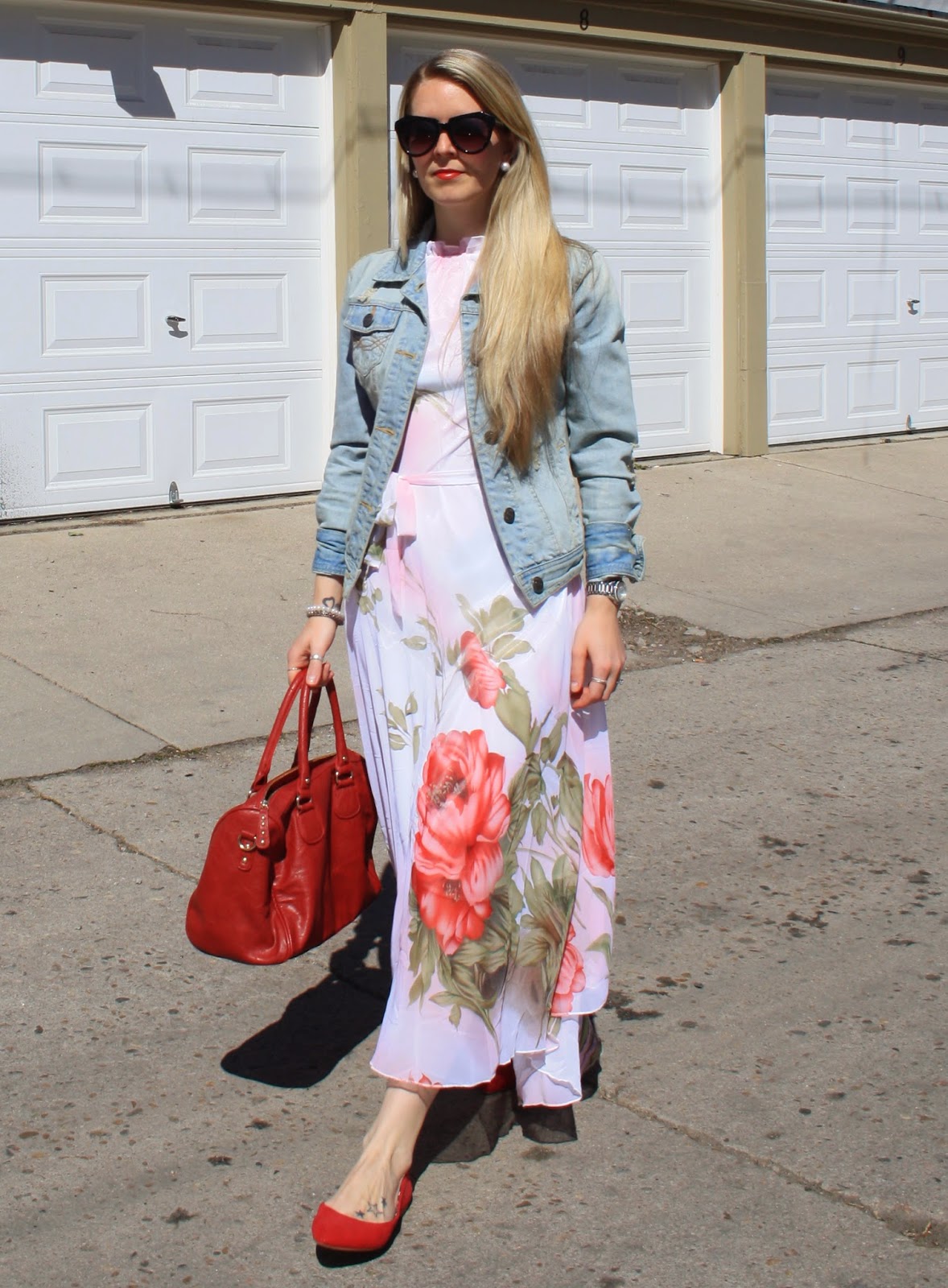 The Electric Dreamer : Red Florals and Red Lips!
