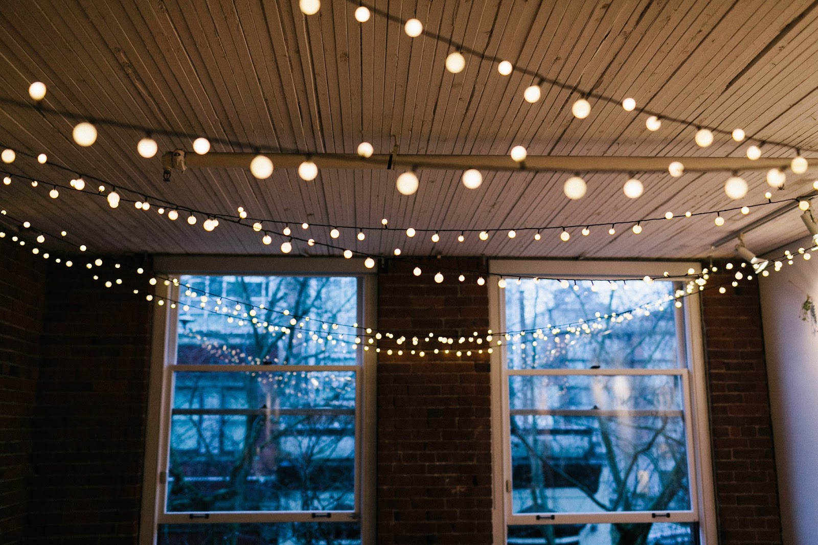 decorating living room with string lights