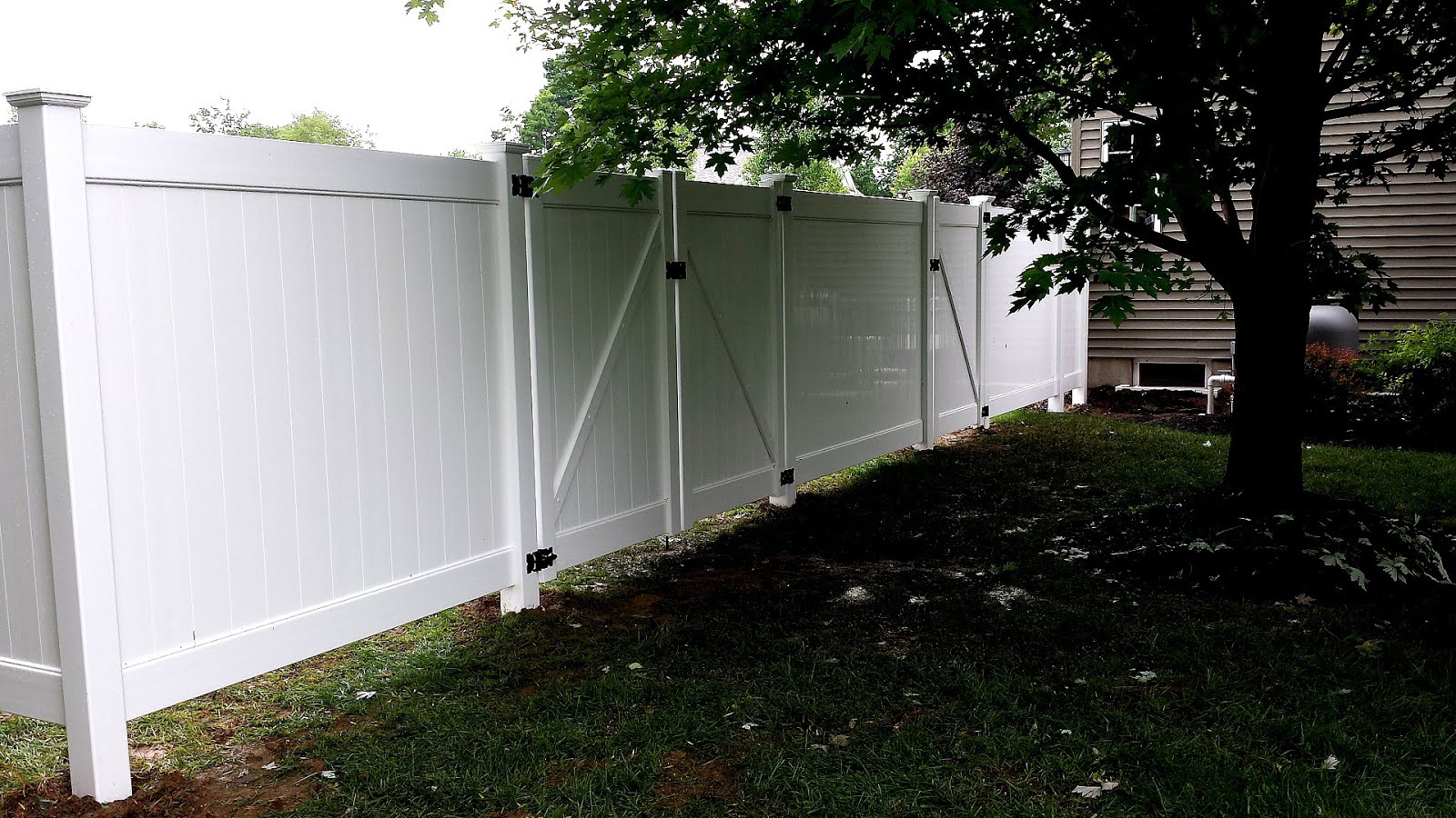 How To Install A Vinyl Fence Gate Fence Choices