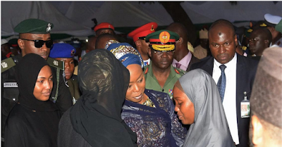 9 Photos: Aisha Buhari, Toyin Saraki, Zahra Buhari, others at the funeral of the fallen heroes