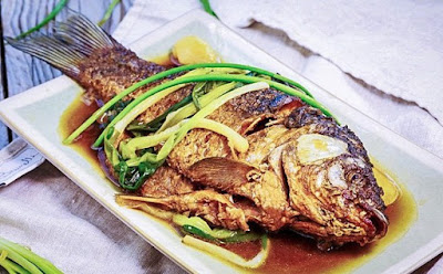 Làm món cá chép chiên tỏi gừng ngon đến không ngờ