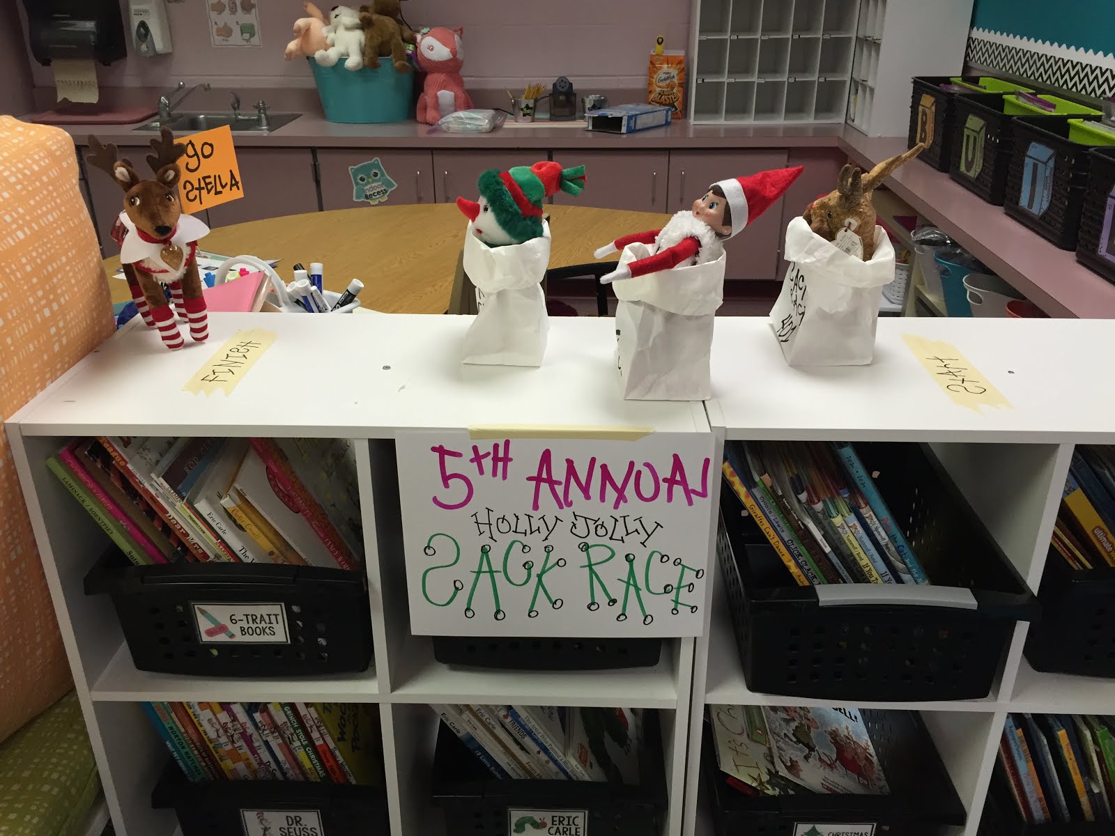 A Pinch of Primary Classroom Elf on the Shelf Ideas