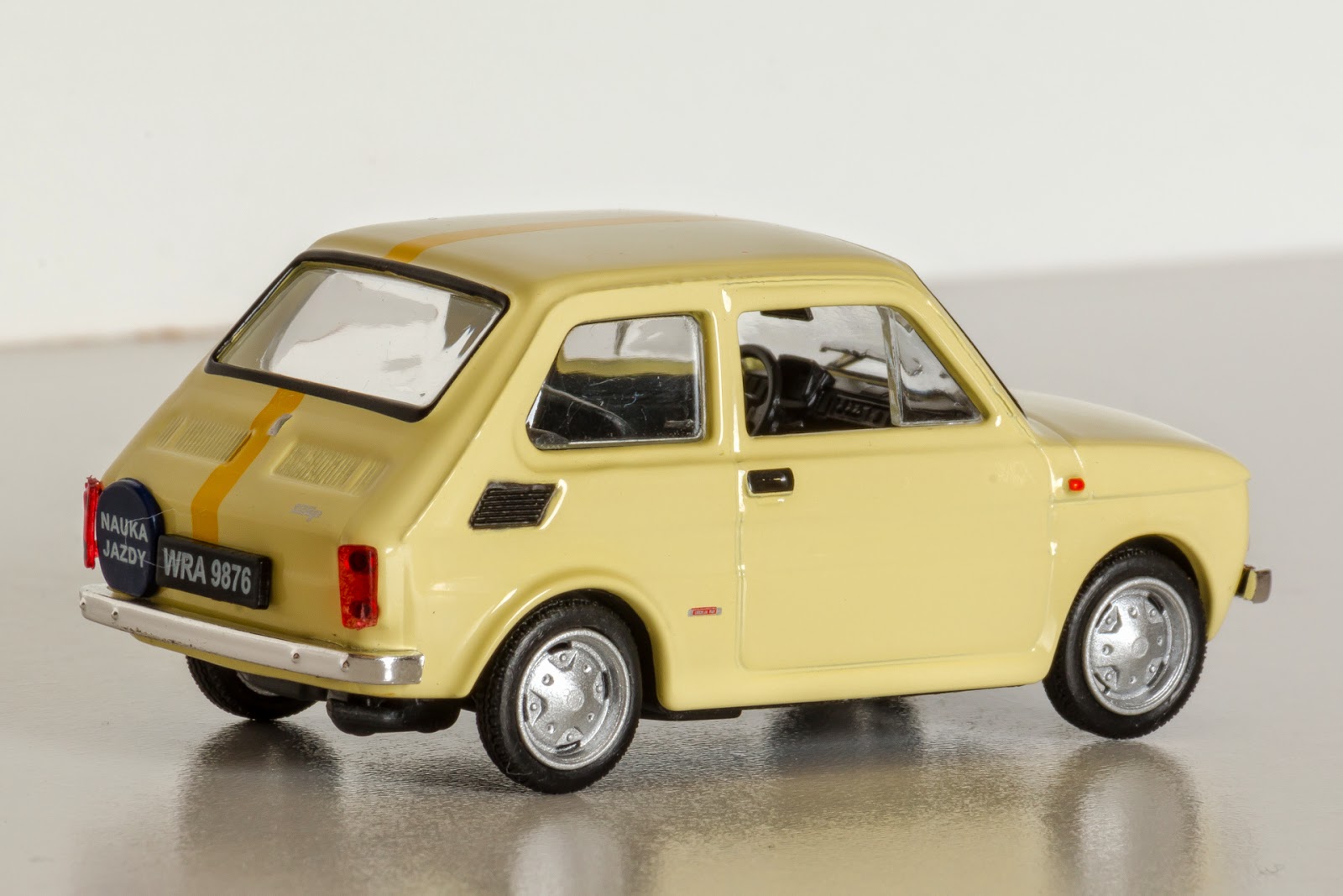 MiniAutoHobby Fiat 126p