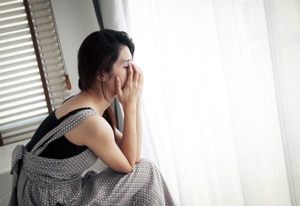 Bà mẹ một con đơn thân lúng túng trước những lời tỏ tình của các chàng trai trẻ Bà mẹ một con đơn thân lúng túng trước những lời tỏ tình của các chàng trai trẻ