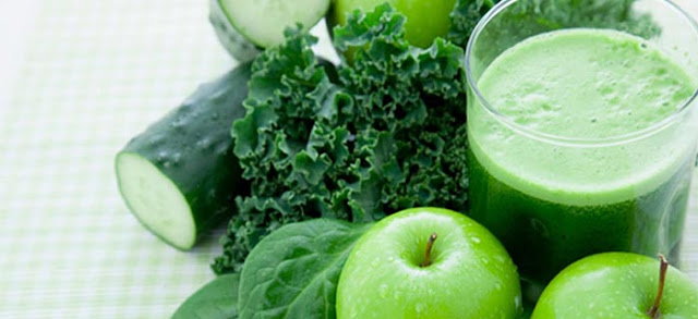 Jugo verde con manzana. Jugo verde con manzana.