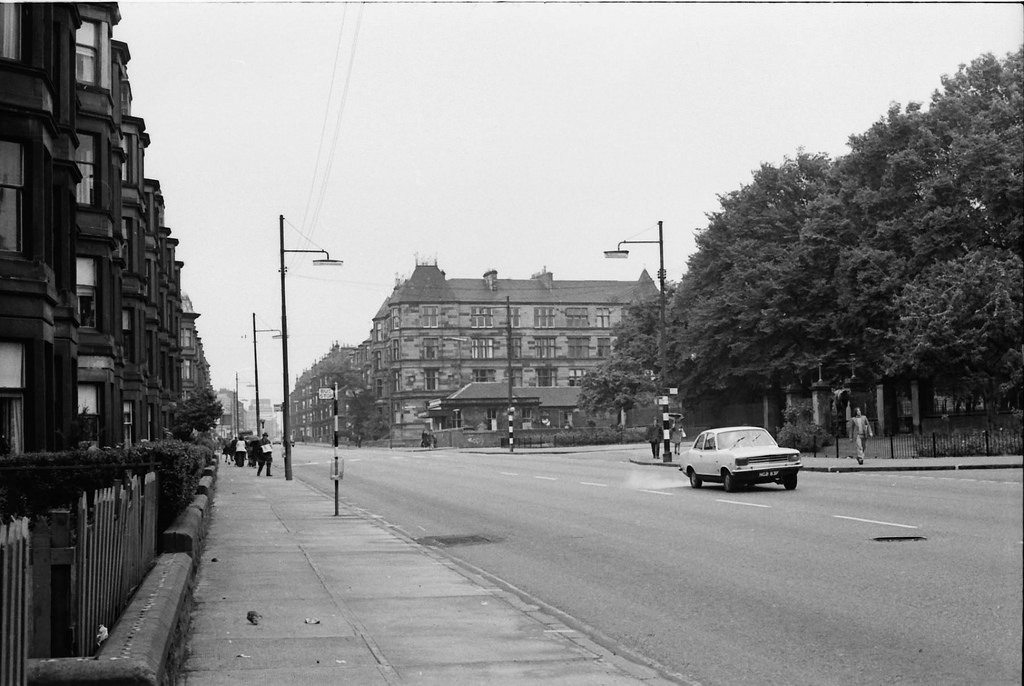 Amazing Vintage Photographs Capture Street Scenes of Dennistoun