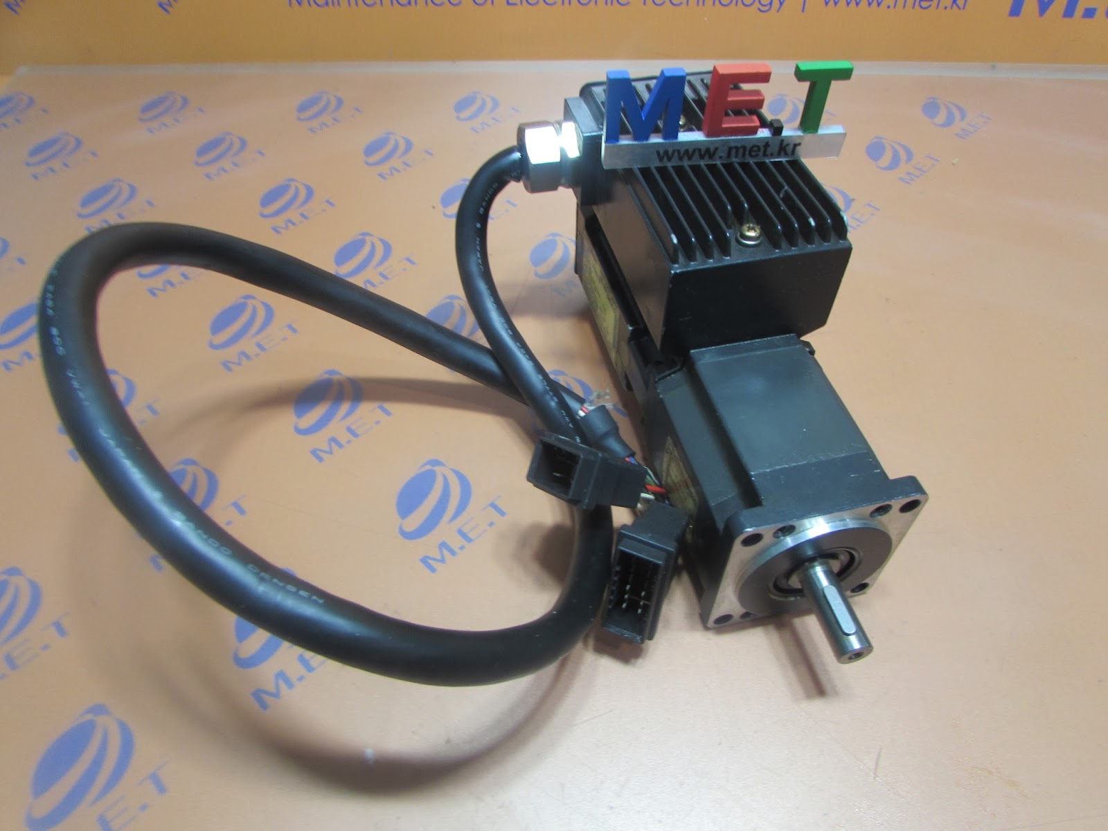 M.E.T Co.,ltd ☏+82429348257 MITSUBISHI SERVO MOTOR HSMF23EXS2