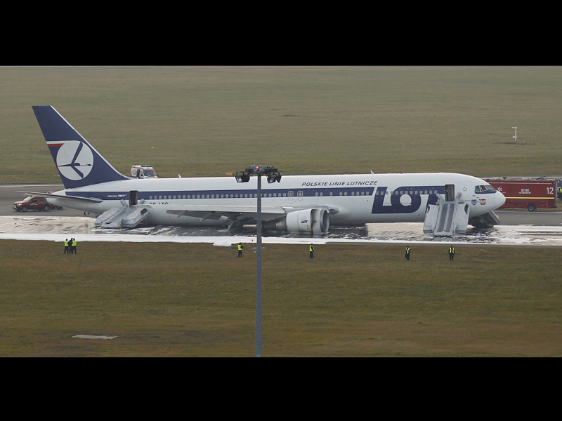 самолеты без шасси. шасси боинг 767. боинг 767 без шасси. самолеты без шасси. шасси аэробус а320.