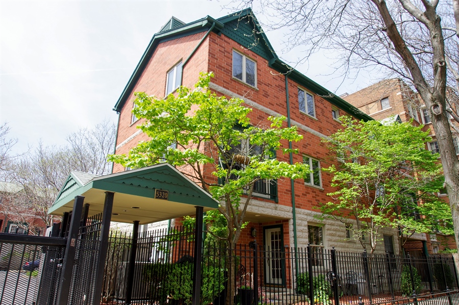The Chicago Real Estate Local Sold! Edgewater town house sells 6K