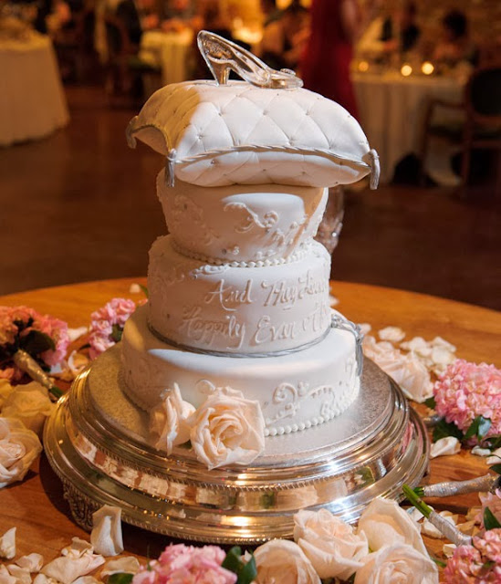 Disney Wedding Inspiration: Cinderella's Glass Slipper as a Cake Topper
