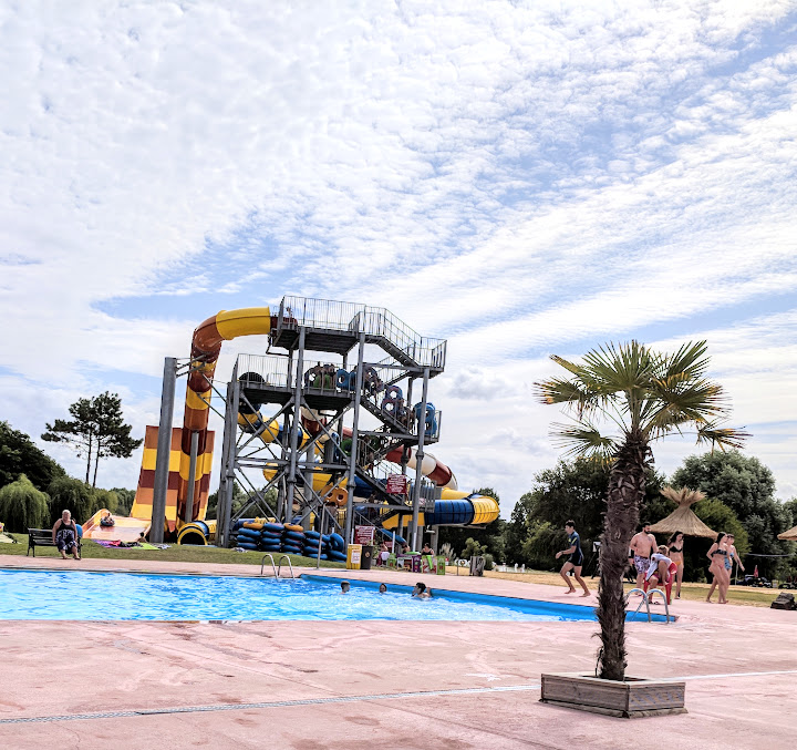Anyone else hate water parks?  Atlantic Toboggan Vendee Water park pictures and review