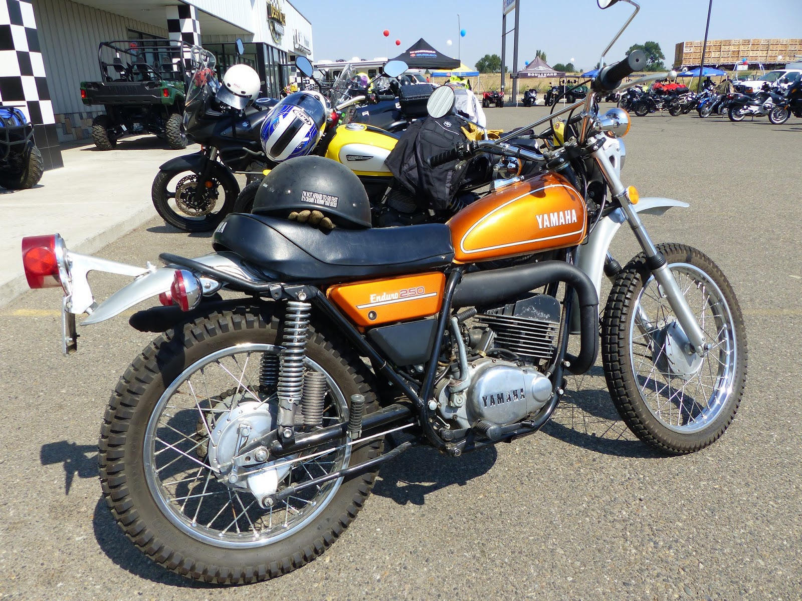 OldMotoDude: Yamaha 250 Enduro spotted at Desert Valley Power Sports