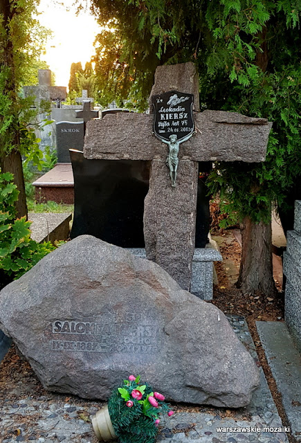 Warszawa Warsaw Bielany cmentarze warszawskie groby nagrobki kamienny krzyż
