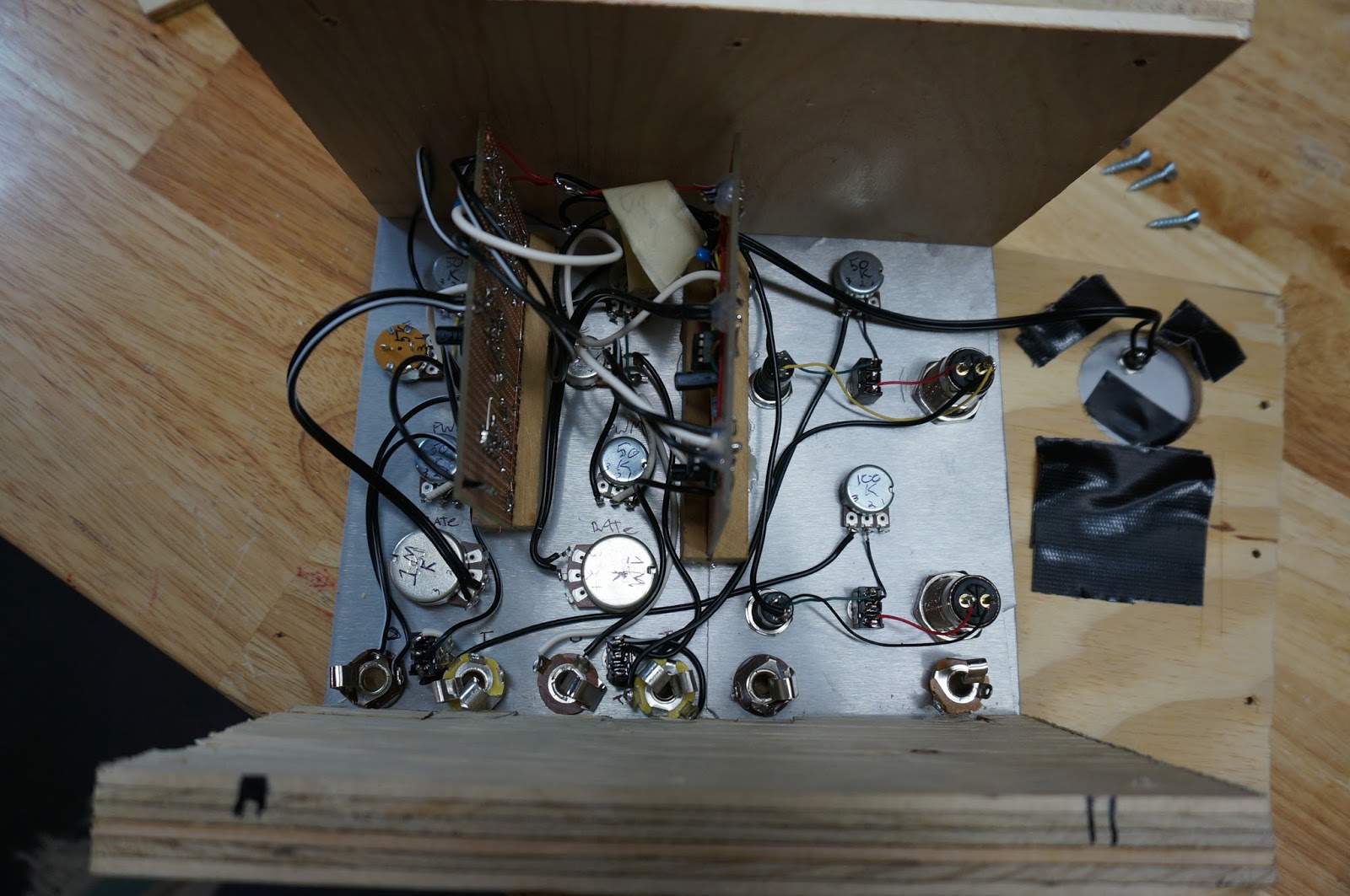 DIY Guitar pedal projects: First DIY Synth