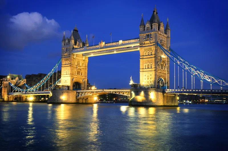 Lush England Names Firebrand Quicks For First Ashes Test Moment in 4K