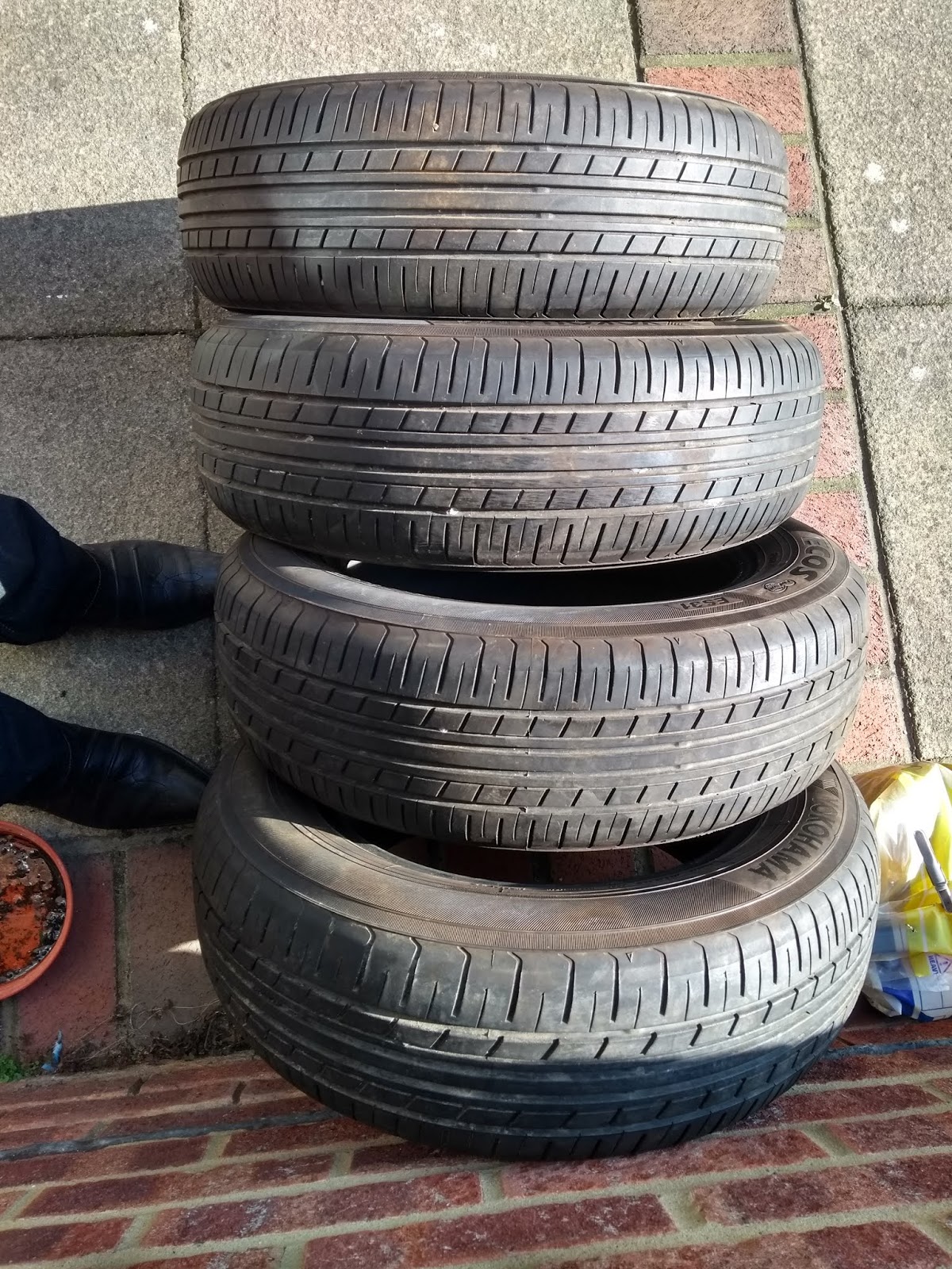 Mark Wadsworth: Yokohama ECOS Blue Earth ES31 175/65 R14 82S tyres for sale Mark Wadsworth: Yokohama ECOS Blue Earth ES31 175/65 R14 82S tyres for sale