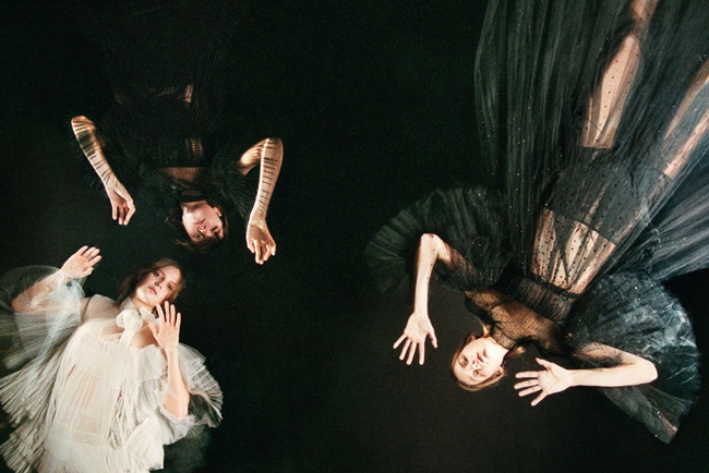 Valentino 2015 AW Campaign, Grace Hartzel、Harleth Kuusik、Ine Neefs、Maartje Verhoef Valentino 2015 AW Little White Tulle Dress Editorials