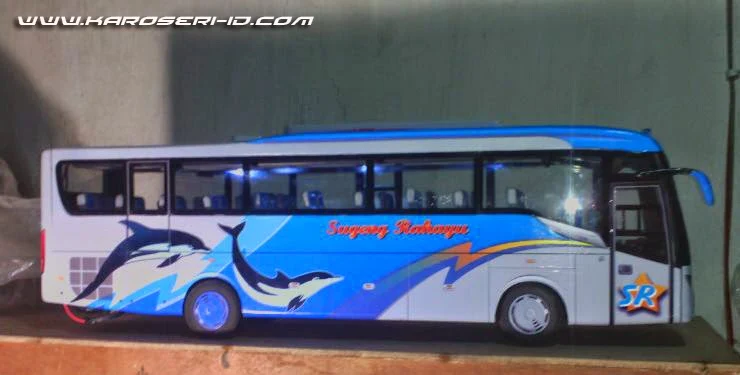 Miniatur Bus Discovery Sugeng Rahayu Side 