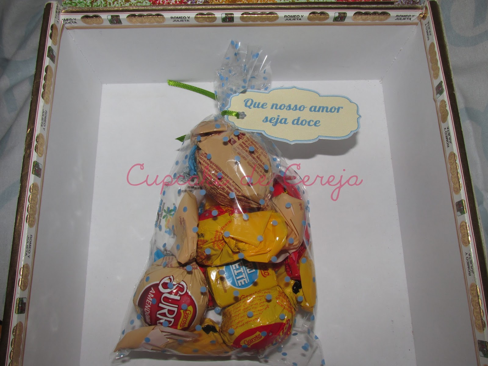 Cupcake de Cereja: Presente criativo para namorado (a): Caixa Bis.
