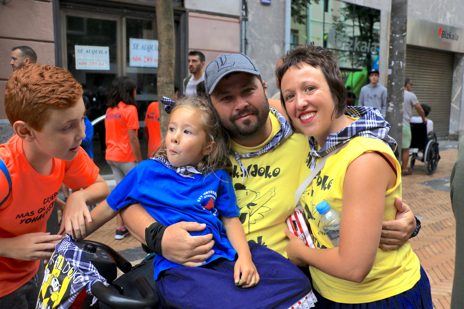 Los niños se apoderan de las fiestas en la zona de Fueros sumergidos en