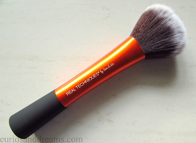Real Techniques Powder Brush, Real Techniques Powder Brush review, Real Techniques India, Makeup brush india