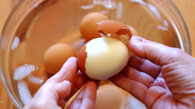 Cara Merebus Telur dan Mengupasnya Agar Tidak Pecah
