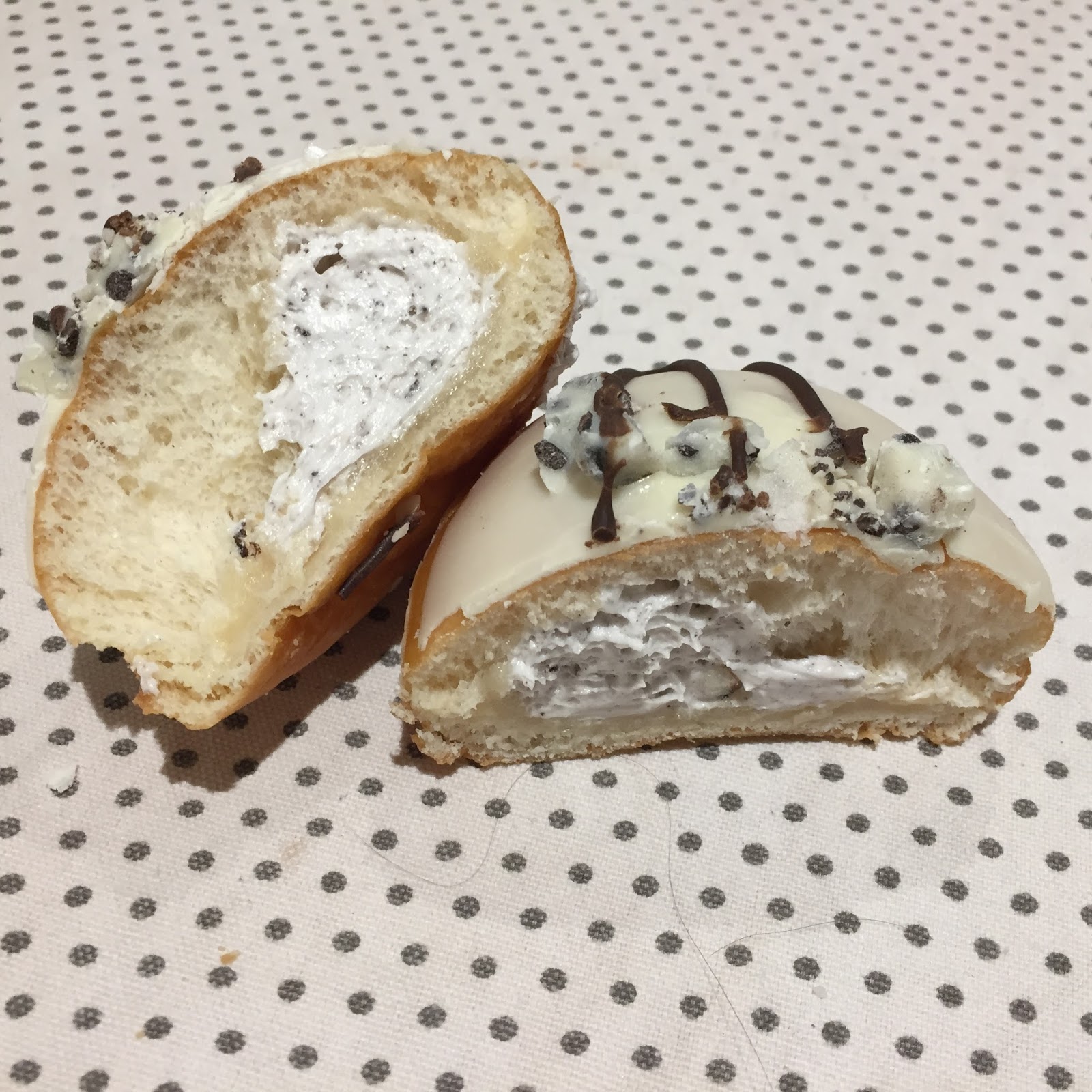 Archived Reviews From Amy Seeks New Treats NEW! Krispy Kreme Hershey's Cookies 'n' Creme Filled