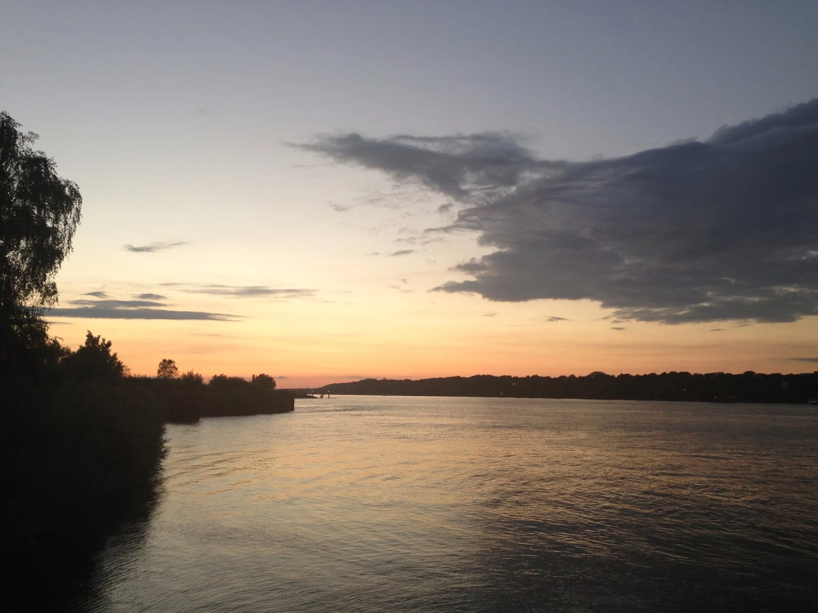elbe-river-with-beautiful-sunset