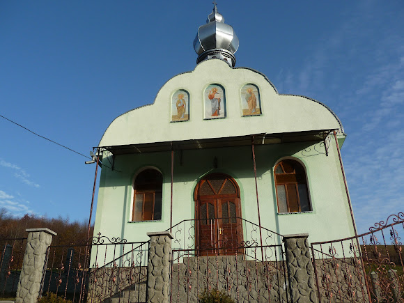 Горные сёла Закарпатья. Яковское. Церковь святых Петра и Павла. УПЦ