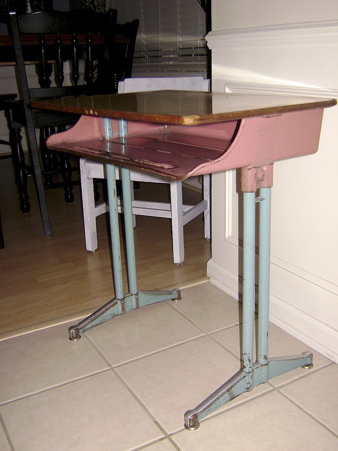 Hanging On By A Thread Lo's New Desk (another great Goodwill find!)