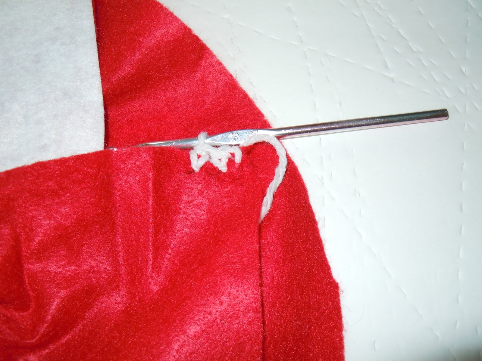 How Crochet an Edge on a Dollar Tree Christmas Tree Skirt