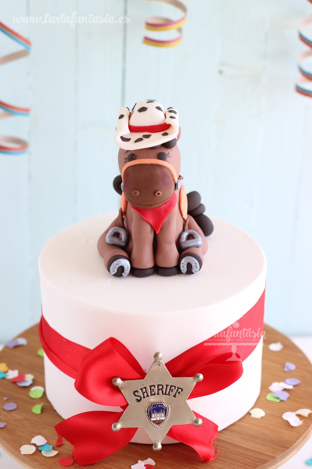 Cómo hacer un caballo de fondant - TartaFantasía