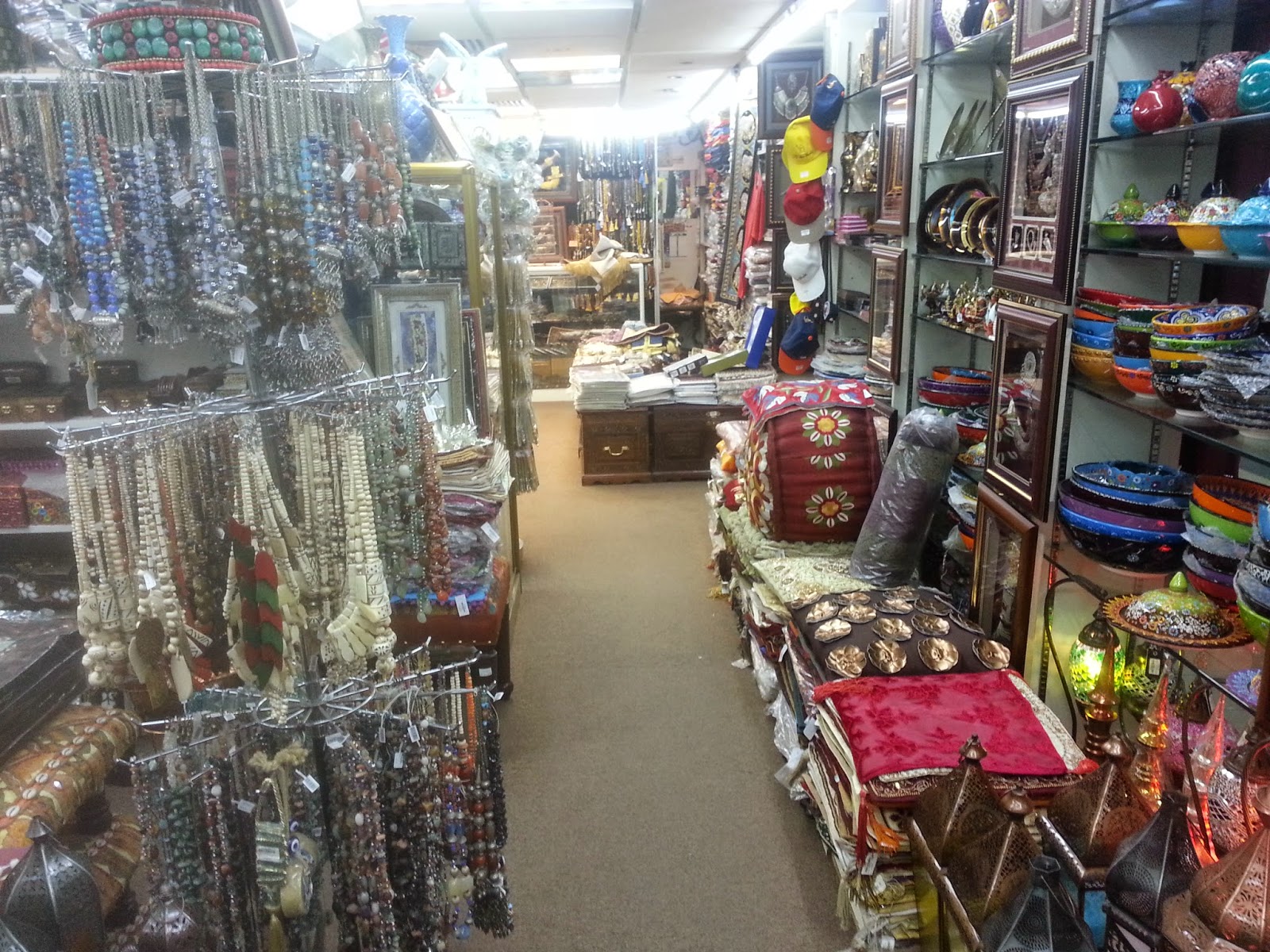 Antique shops, Abu Dhabi A Swede in Dubai