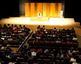 講演会講師・三遊亭楽春の笑いは健康の良薬講演会の風景。 講演会講師・三遊亭楽春の笑いは健康の良薬講演会の風景。