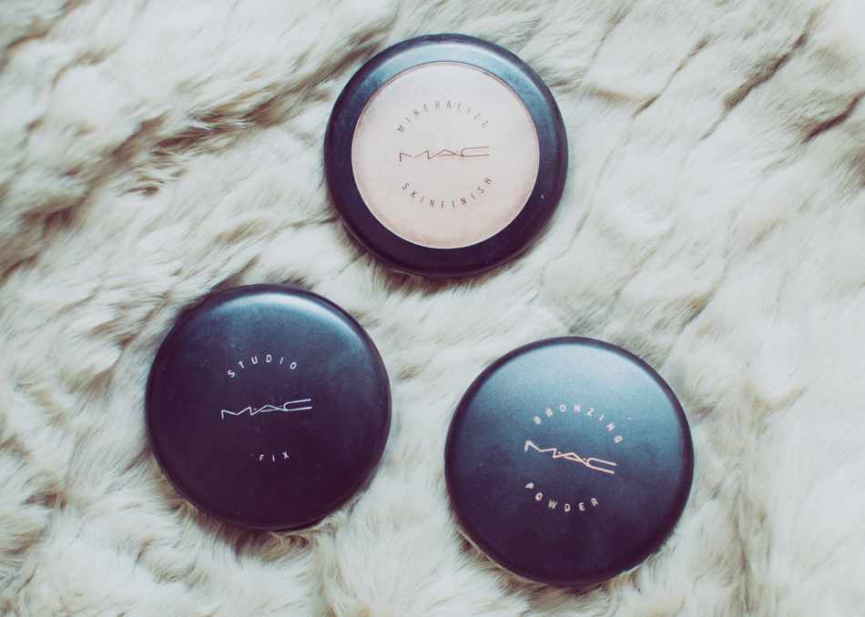 Iso musta kukko homo