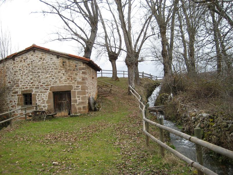 Al fondo, Iglesiapinta