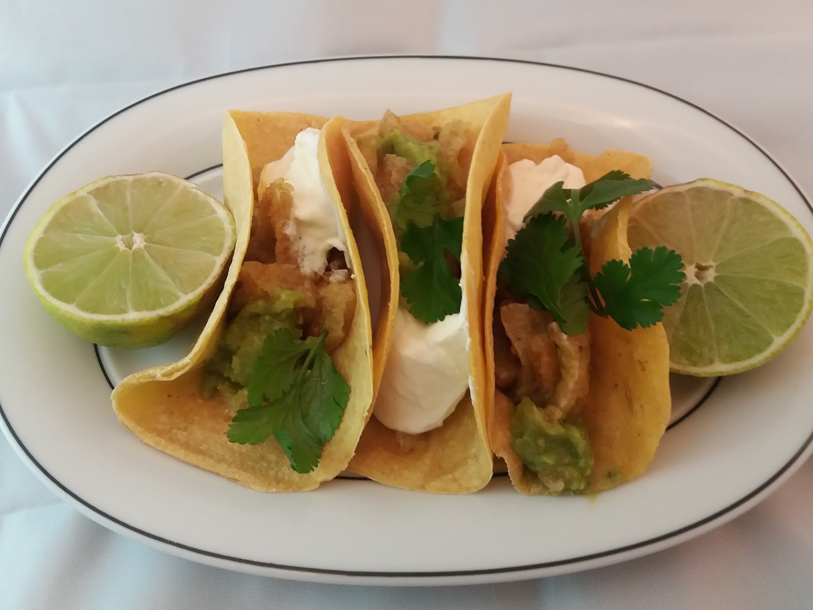 Mi Gran Comilona Tacos de chicharrón y salsa verde