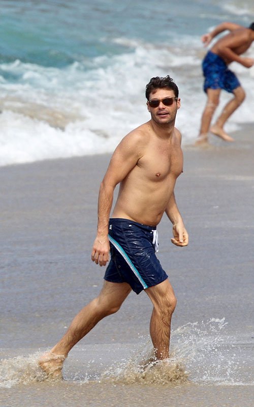 Ryan Seacrest Shirtless In St.Barts | Oh yes I am