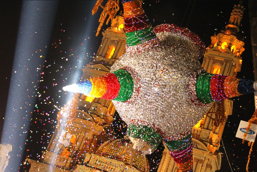 Ut unum sint: La Piñata