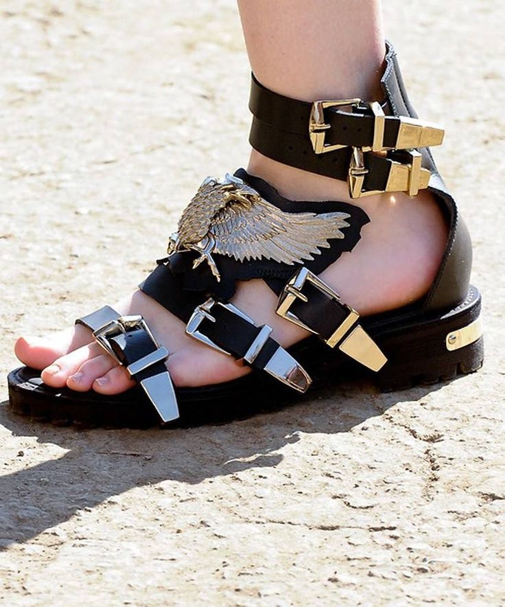 womens black buckle sandals