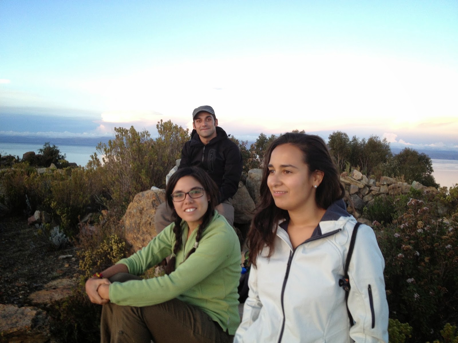 Preparándonos para la puesta del sol Puesta del sol en el lago Titicaca