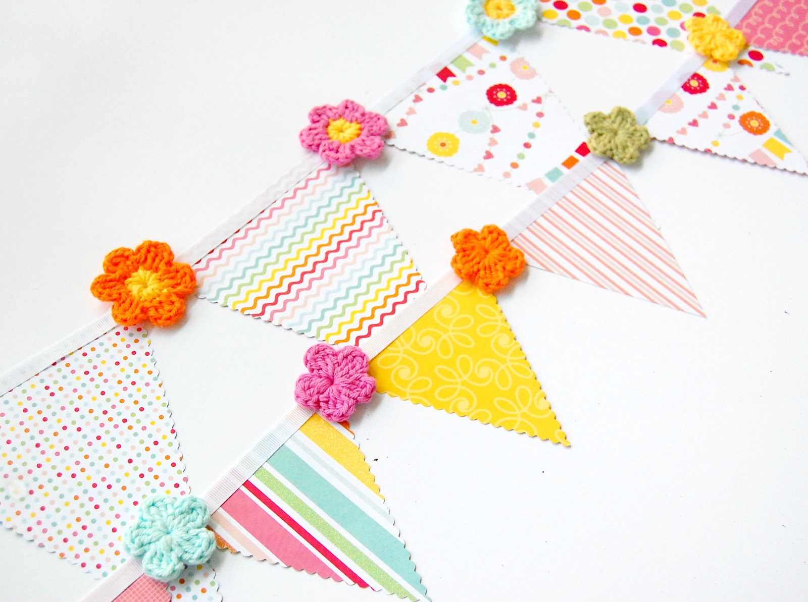 hopscotch lane Paper Bunting and a Simple Crochet Flower Pattern
