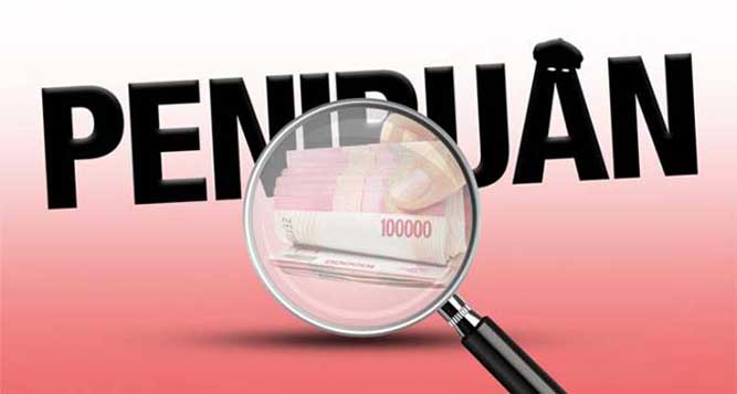 Penipu Bermodus Jatah Proyek Unpatti Dituntut Penjara Ambon, Malukupost.com - Paul Edy Titeley (48), terdakwa kasus dugaan penipuan bermoduskan pemberian jatah proyek penunjukkan langsung (PL) dari Universitas Pattimura Ambon dituntut 3,5 tahun penjara oleh jaksa penuntut umum Kejari Ambon, Lilia Heluth. "Meminta majelis hakim yang memeriksa dan mengadili perkara ini menyatakan terdakwa terbukti bersalah melanggar pasal 378 juncto pasal 55 ayat (1) ke-1 juncto pasal 64 ayat (1) KUH Pidana dan menghukumnya selama tiga tahun dan enam bulan penjara," kata jaksa di Ambon, Kamis (1/2).