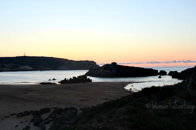 foto atardecer en playa de ris