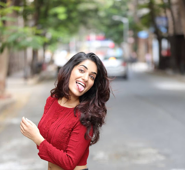Actress Kavya Thapar