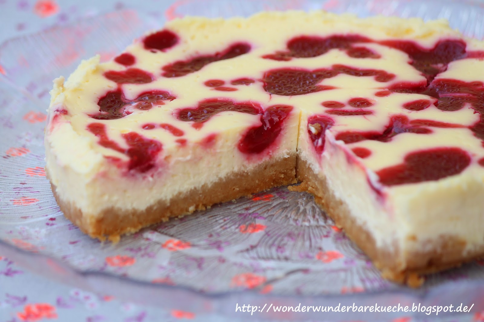 Käsekuchen mit Himbeerpüree