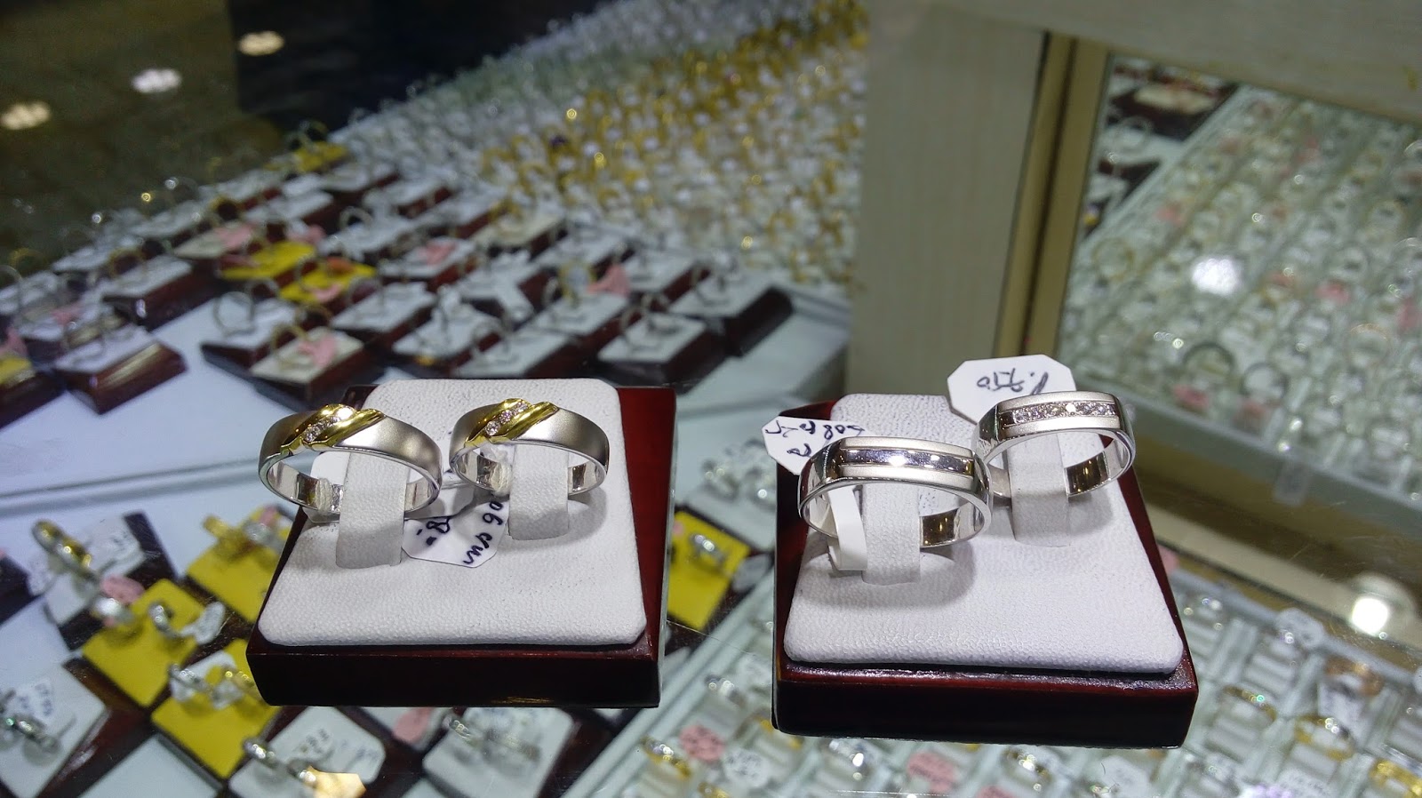 7000+ Gambar Cincin Tunangan Di Toko Emas HD Terbaru 7000+ Gambar Cincin Tunangan Di Toko Emas HD Terbaru