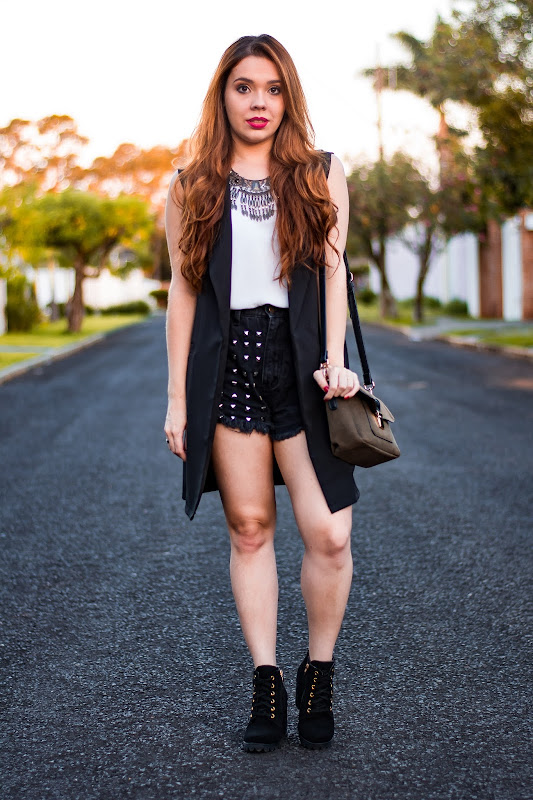 short com bota tratorada